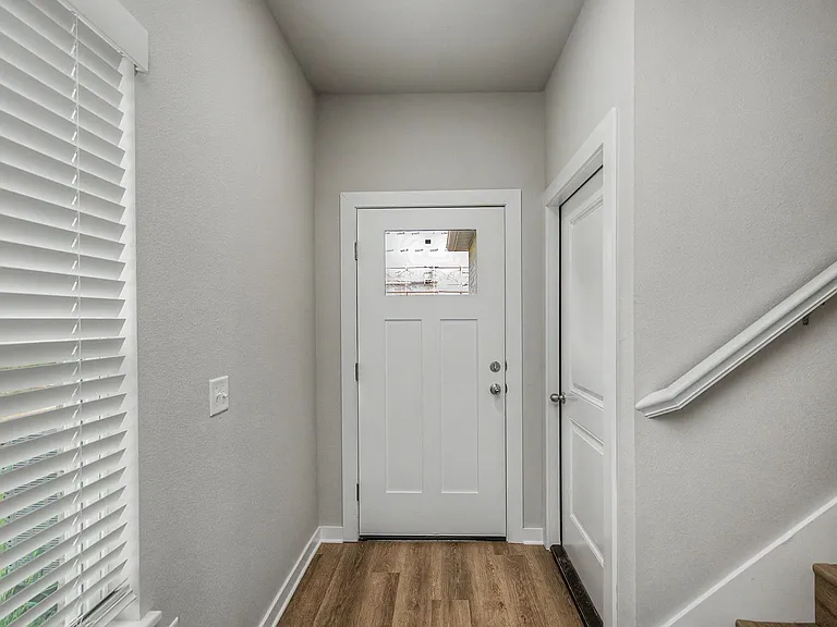 403 S 29th St — Photo 2