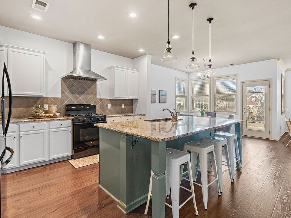 1st image of 4002 Fairway Cir