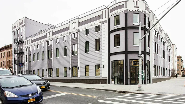 Rented by Nooklyn NYC LLC | media 19