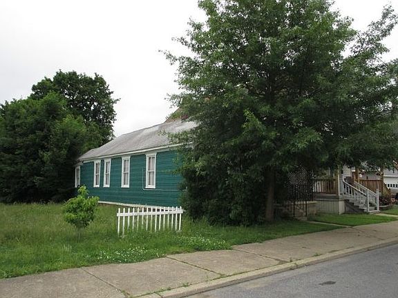 2nd image of 7 Amm St