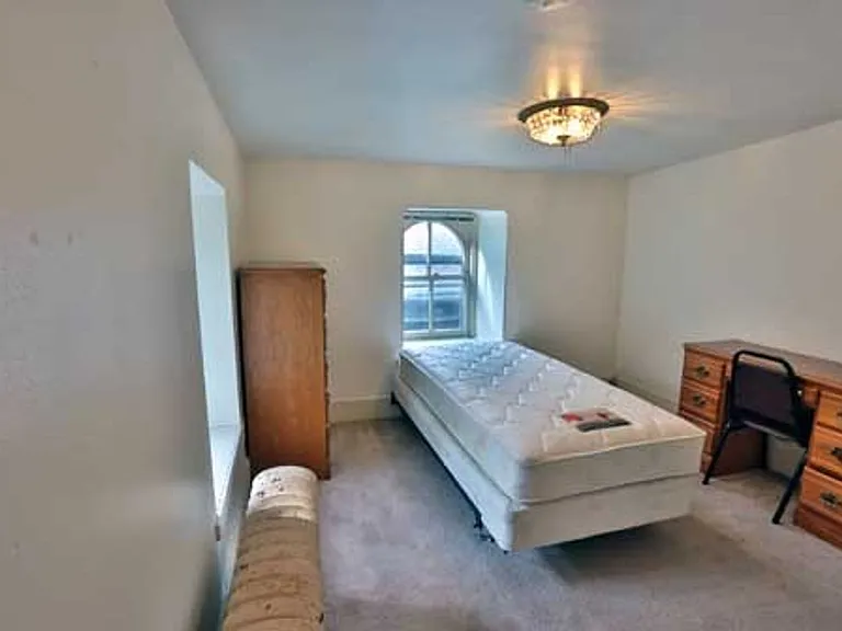 104 E Gilman St — Photo 22