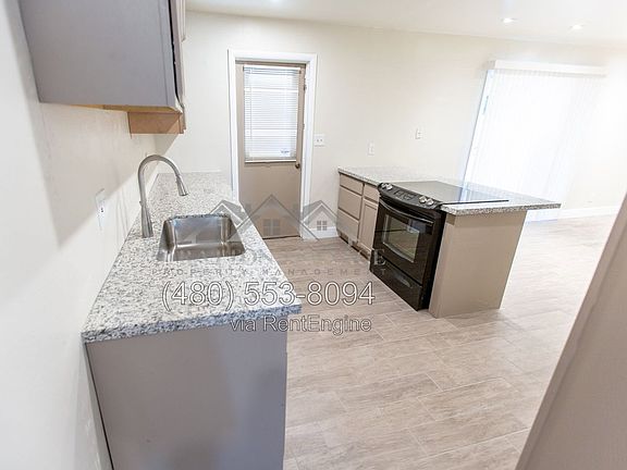 5th image of 2533 E Blanche Dr