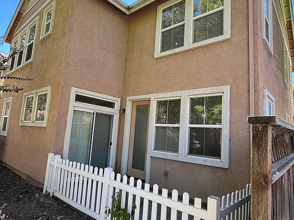 2nd image of 4550 Parkvale Ct