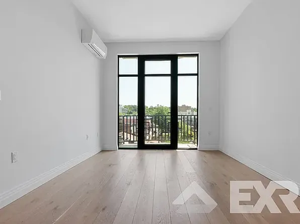 875 4th Avenue image 3 of 20