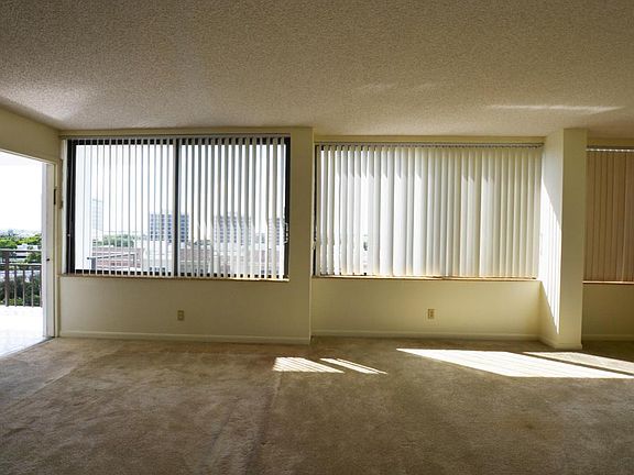 3rd image of 1500 Presidential Way APT 801