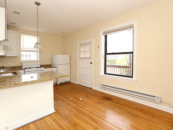 2nd image of 3941 N Janssen Avenue # E2 Fl 2nd