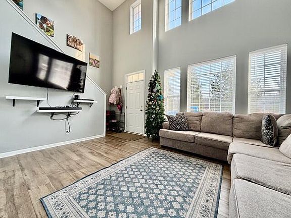 3rd image of 11610 Broadway