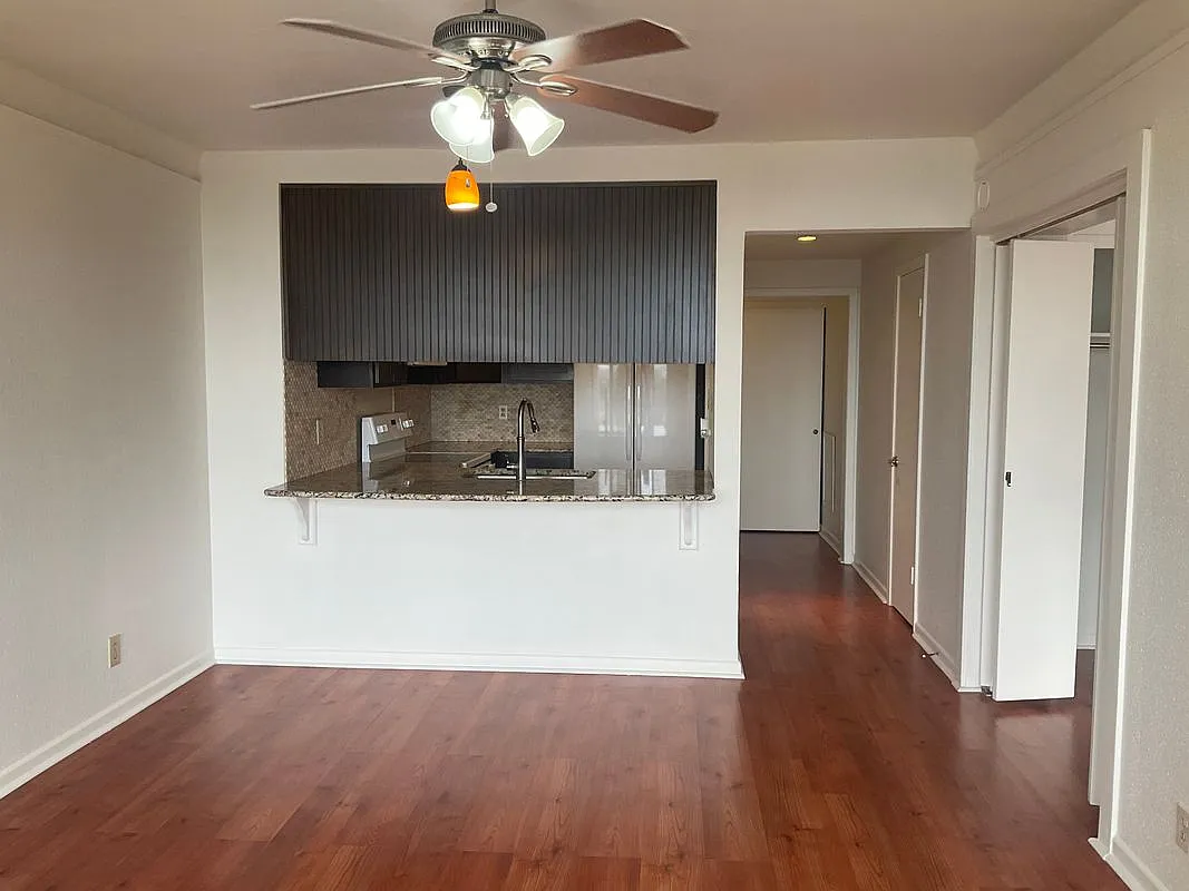 1 bed, 1.0 bath, 796 sqft, $1,150 — Photo 3