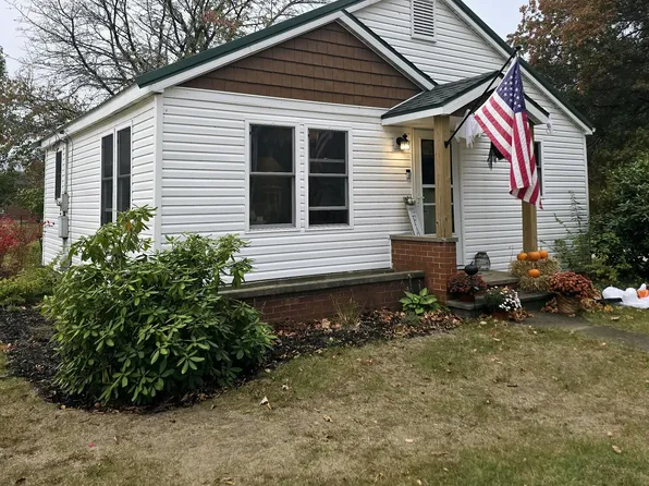 621 Walnut Ln, Union City, MI 49094