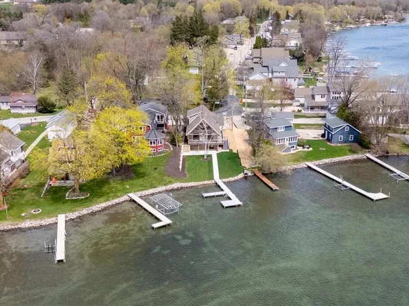 5668 West Lake DRIVE, West Bend, WI 53095