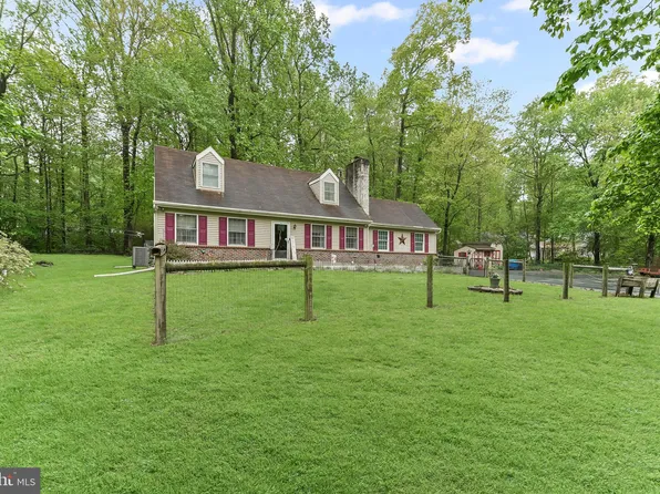 104 Northwood Dr, Coatesville, PA 19320
