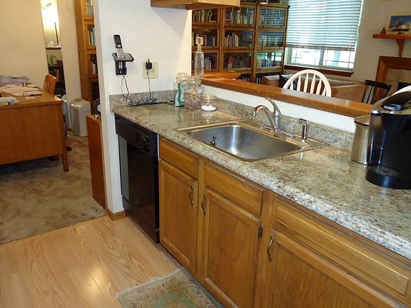 5th image of 104 Burgoyne Dr