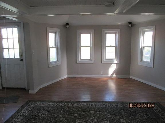 4th image of 3530 Ridgeway Ave