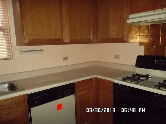 3rd image of 14028 Whipple St