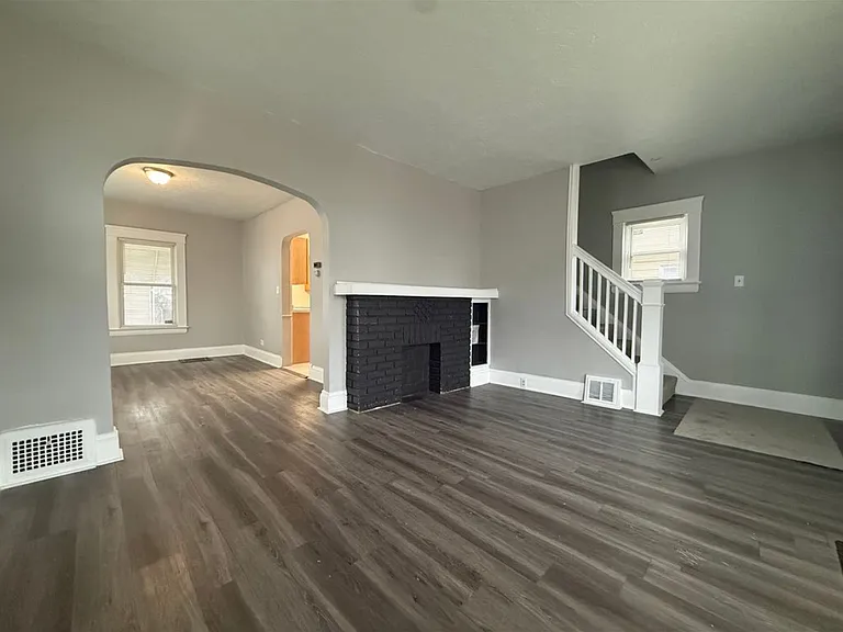 3058 W 116th St — Photo 2