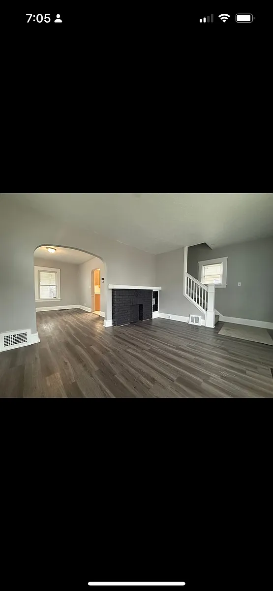 Building Photo - 3058 W 116th St