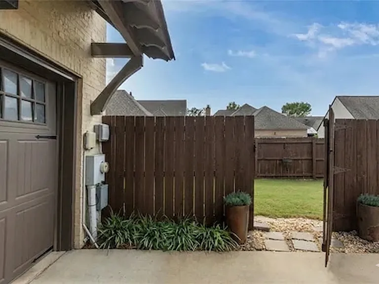 5028 Endell St — Photo 23