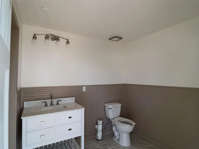9910 County Road 3622 — Photo 11