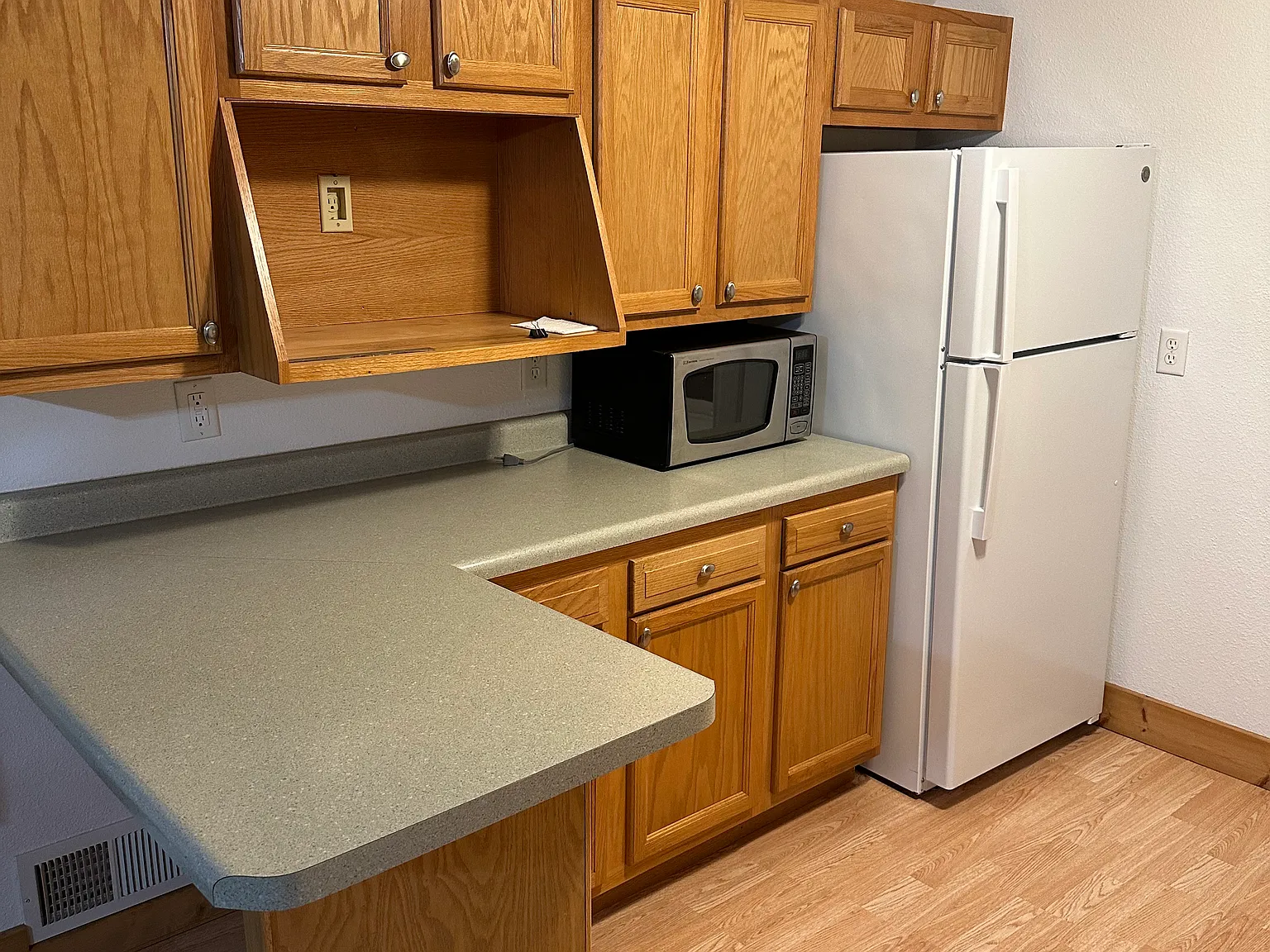 2 bed, 1000 sqft, $1,600 — Photo 4