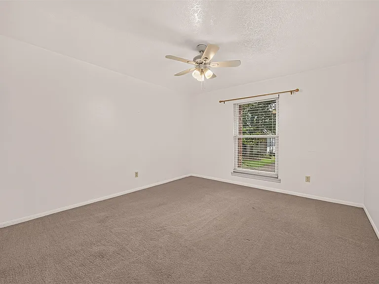 12619 Chriswood Dr — Photo 22