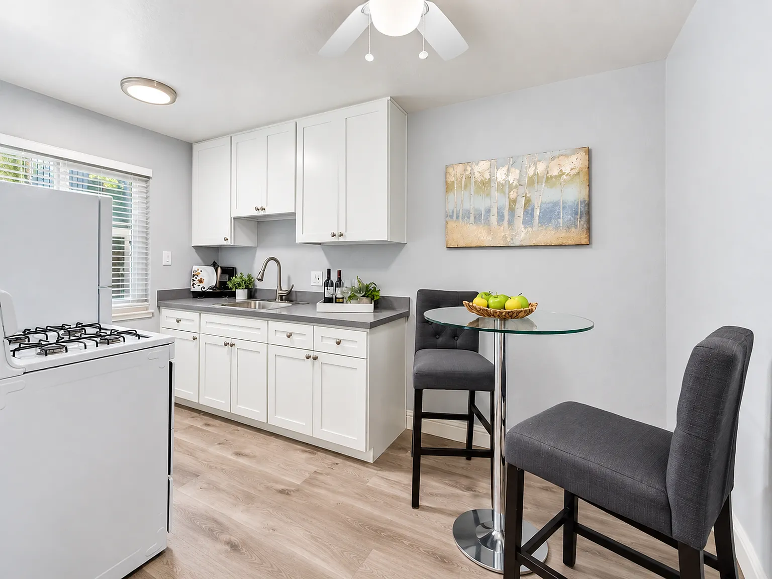 Sunset Crossings Apartments — Photo 1