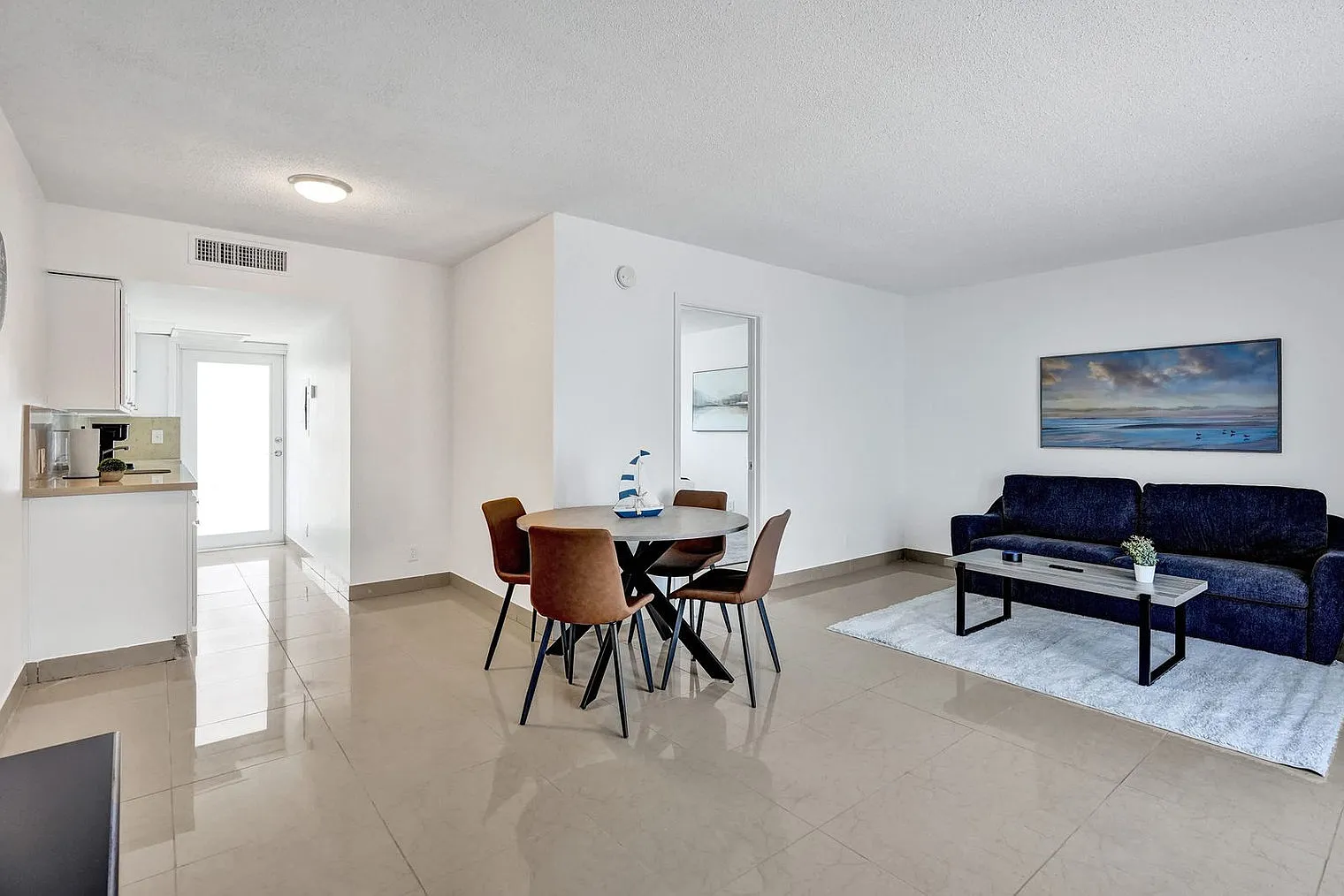1 bed, 1.0 bath, $1,822 — Photo 2