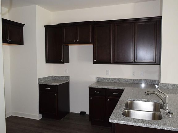 4th image of 1723 Lone Jack Ln