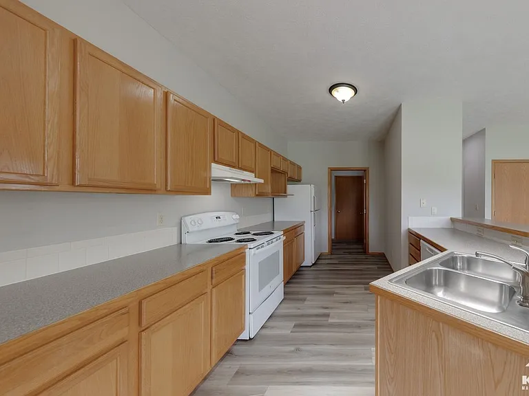 511 N Bristol Ct #A — Photo 5