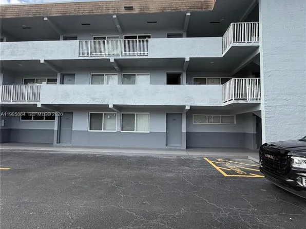 11005 SW 1st St APT 202, Sweetwater, FL 33174