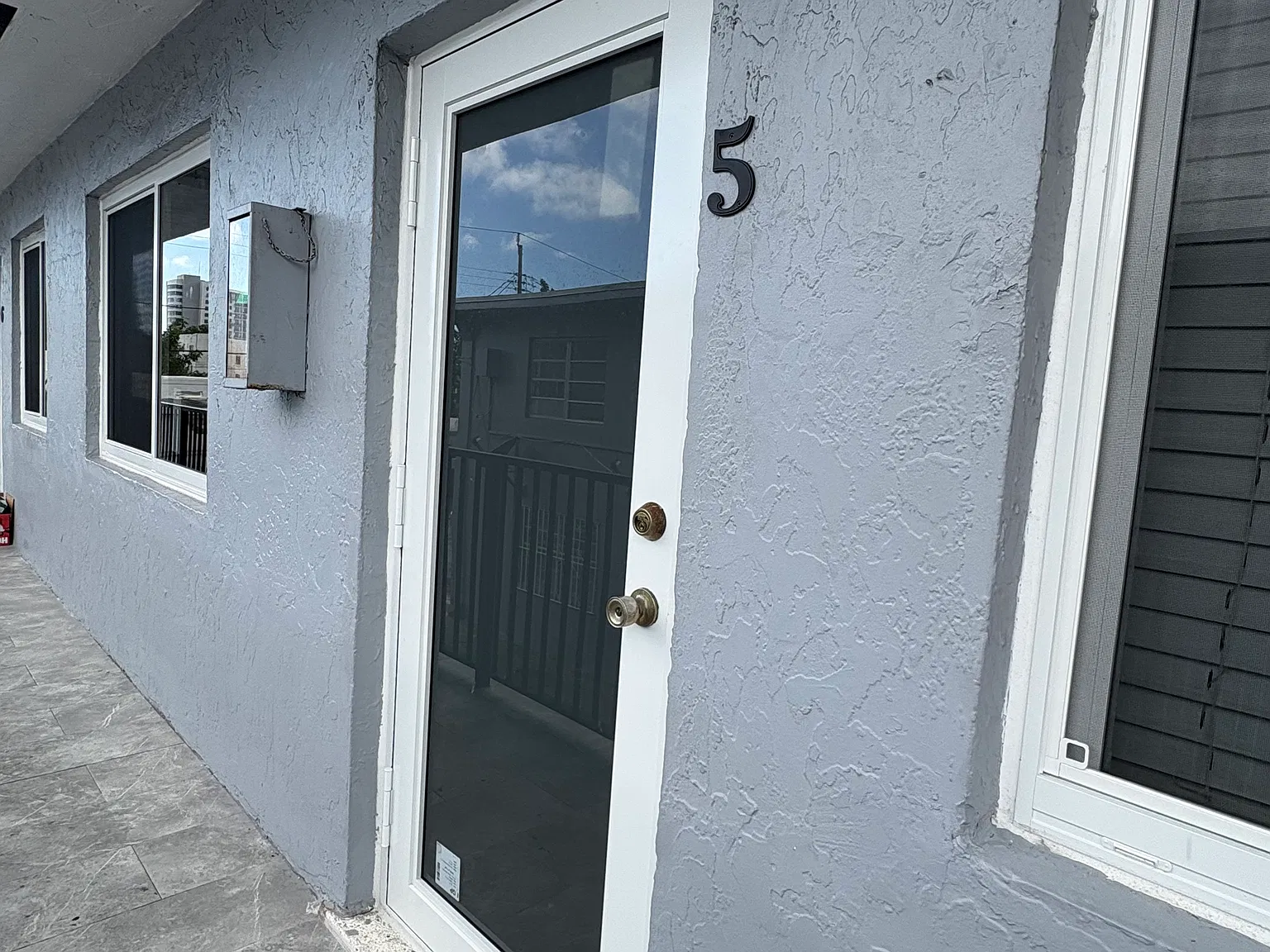 2030 SW 4th St — Photo 2