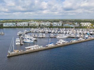 875 NW Flagler Ave APT 304, Stuart, FL 34994