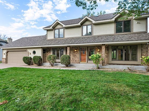 3rd image of 5878 Royal Oaks Dr