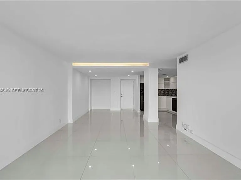 100 Bayview Dr #508 — Photo 7