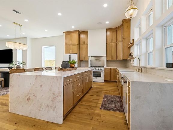 3rd image of 3113 46th St