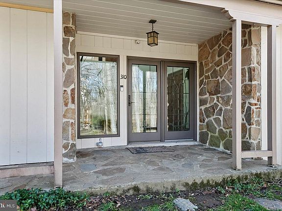 3rd image of 310 Woodview Rd