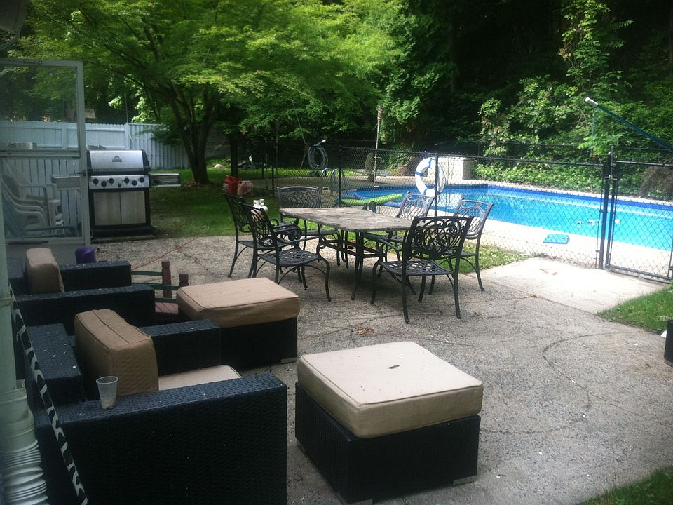 2nd image of 36 Sandy Brook Dr
