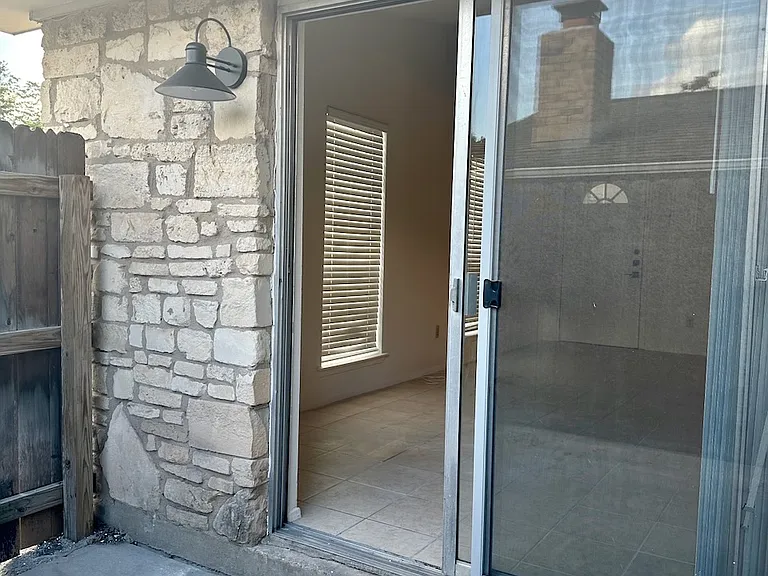 1302 Thornridge Rd — Photo 17