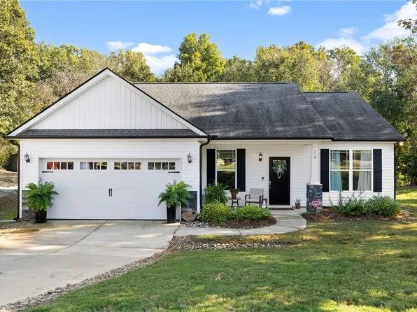 110 Bentwood Dr, Piedmont, SC 29673