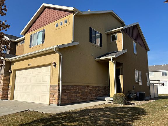 2nd image of 3198 W Desert Lily Dr