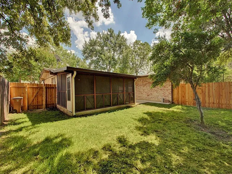 8516 Hathaway Dr #2 — Photo 18