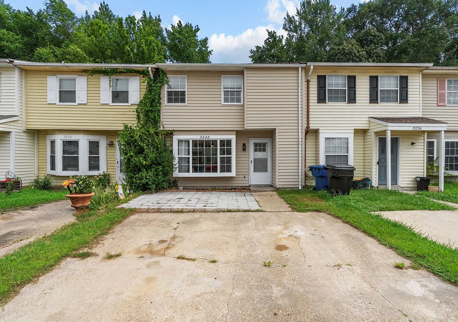 Charming 3-Bedroom Townhome in Virginia Beach. — Photo 1