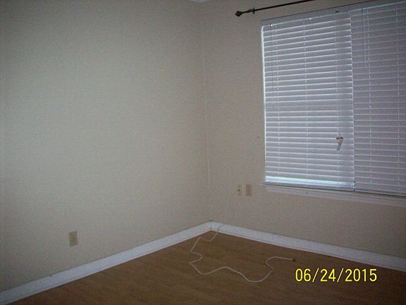 4th image of 2206 E Mimosa Ave