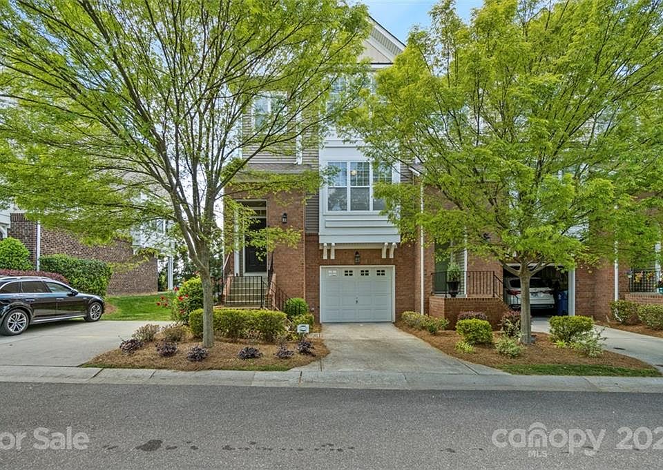 1st image of 878 Windy Falls Dr