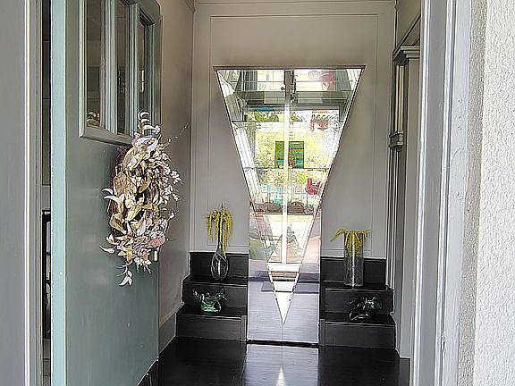Foyer, coffin door