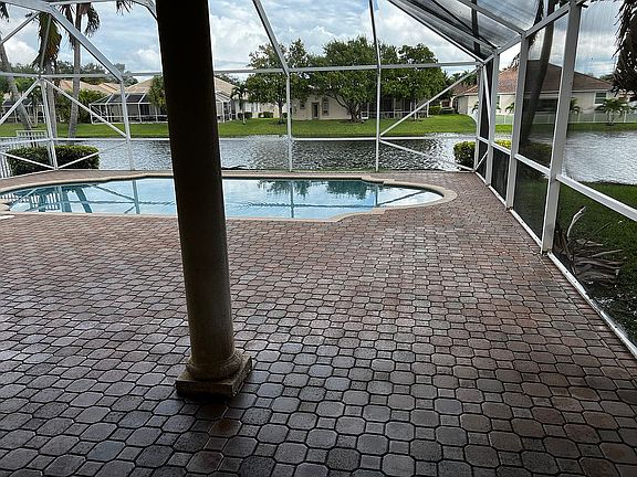 4th image of 5121 NW 57th Ter