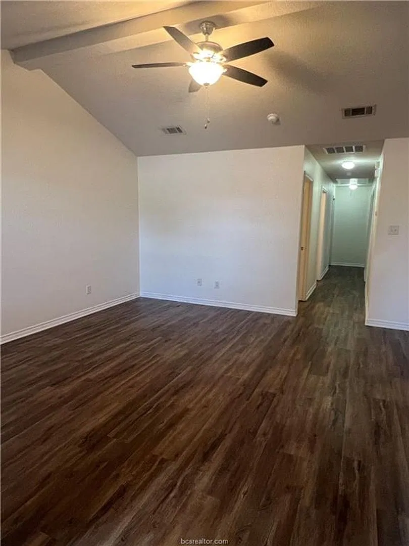 Updated 3/2 Duplex Available August 1, 2027 — Photo 3