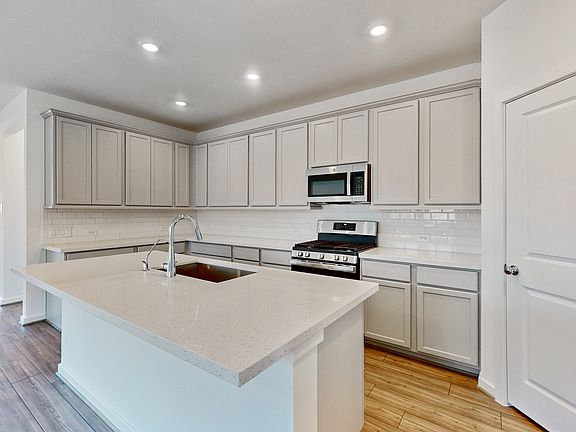 3rd image of 21910 Big Sky Dr