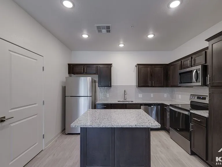 Liberty Gardens Apartments — Photo 18