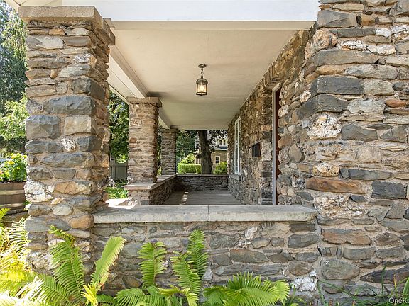 4th image of 46 N Parsonage Street