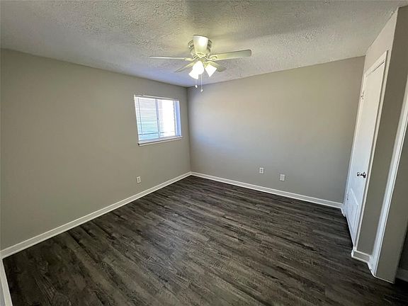3rd image of 425 Emerson St #15